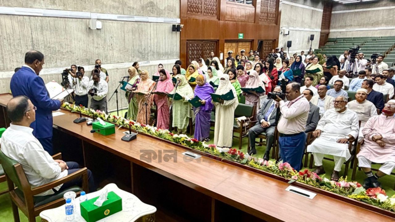 ত্রয়োদশ সংসদের ৪৯ নারী সদস্যের শপথ গ্রহণ