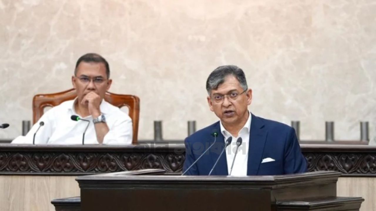 পুলিশে দুর্নীতির ঠাঁই নেই: কঠোর হুঁশিয়ারি স্বরাষ্ট্রমন্ত্রীর