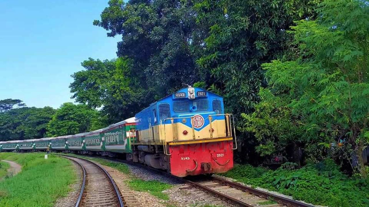 ঈদের ট্রেন টিকিট: আজ মিলছে ২৭ মে’র আসন