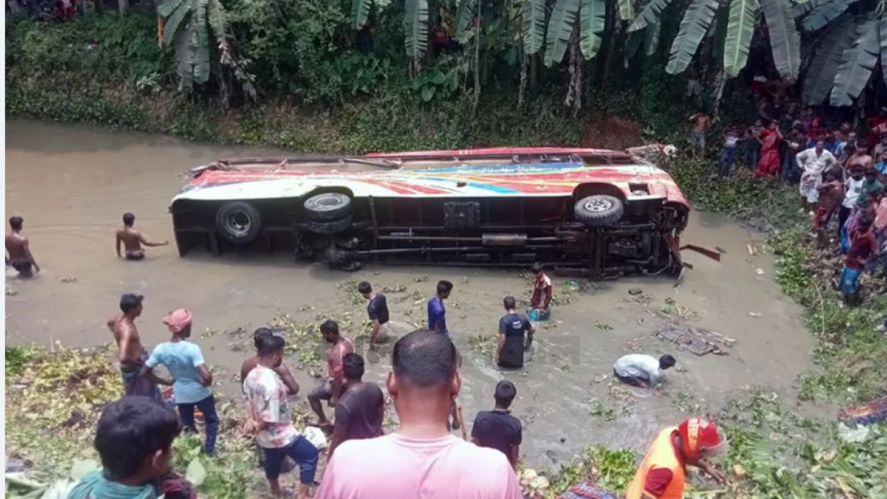 পাঁচ জেলায় সড়ক দুর্ঘটনায় একদিনেই প্রাণ হারালেন ১৪ জন