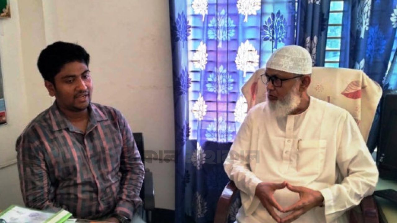 কর্মকর্তার চেয়ারে সাতক্ষীরার এমপির বসার দৃশ্য নিয়ে তোলপাড়