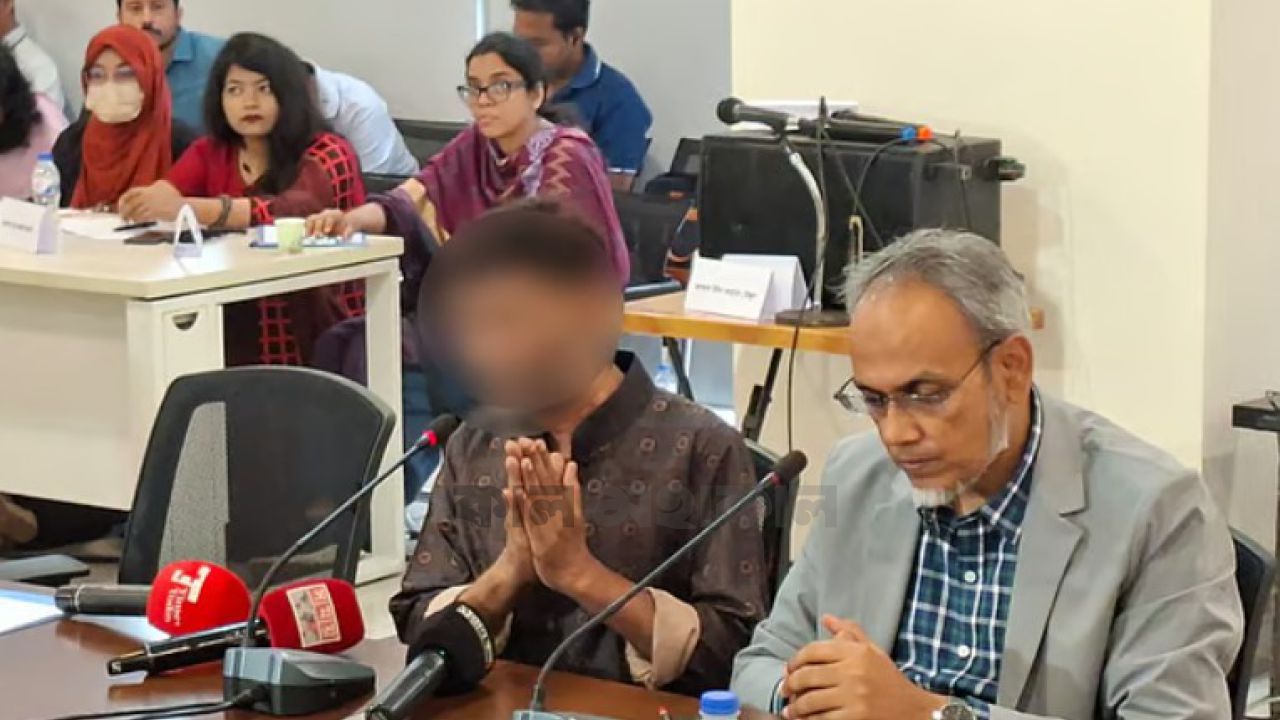 ‘গর্বিত পিতা হতে চেয়েছিলাম: হলেছি ধর্ষিতার পিতা। 