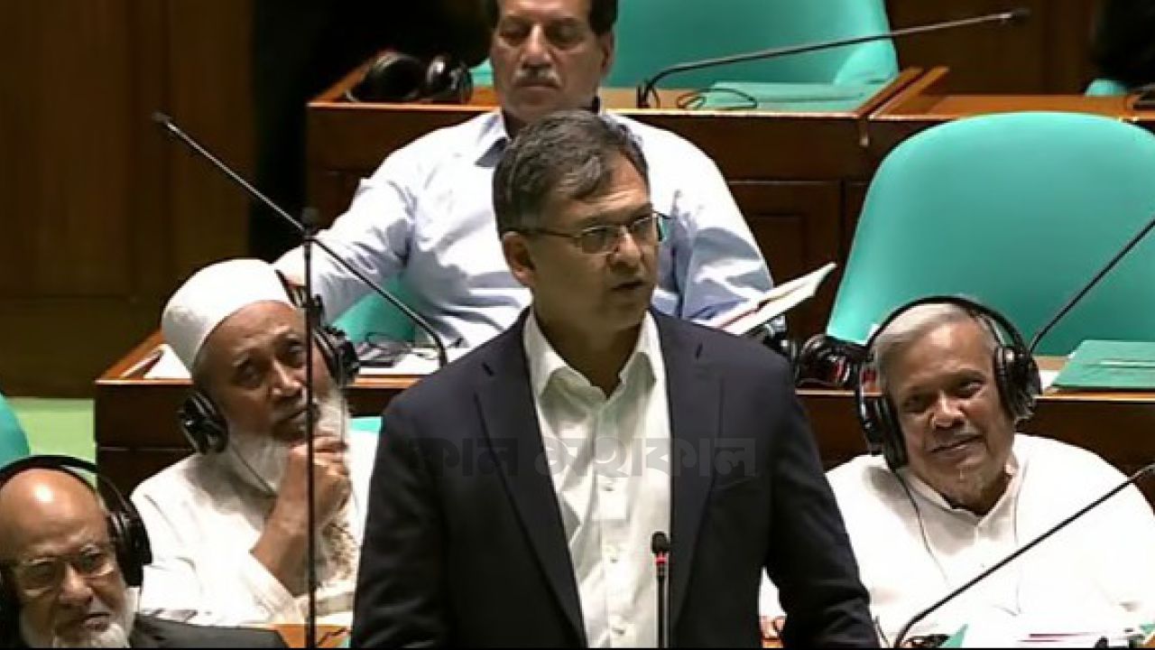 স্বরাষ্ট্রমন্ত্রীর এস আলমের গাড়িতে চড়া ও ব্যাংক বিতর্ক নিয়ে উত্তপ্ত জাতীয় সংসদ