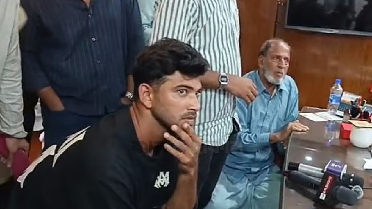 অটোরিকশা থেকে নামিয়ে ক্রিকেটার নাঈমকে পুলিশি নির্যাতন: থানায় মামলা