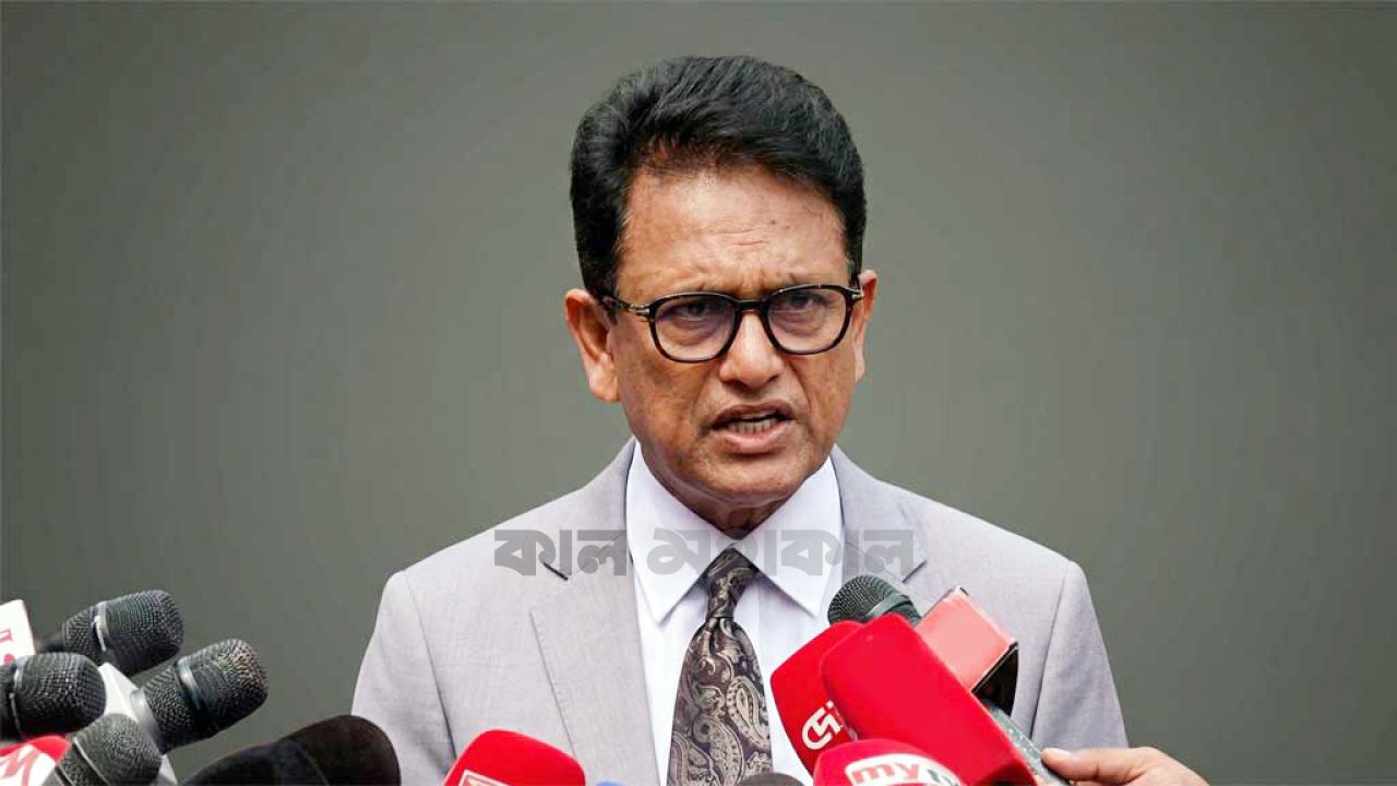 ফরম পূরণে গাফিলতি: শিক্ষামন্ত্রীর হস্তক্ষেপে পরীক্ষা দিচ্ছে আট শিক্ষার্থী