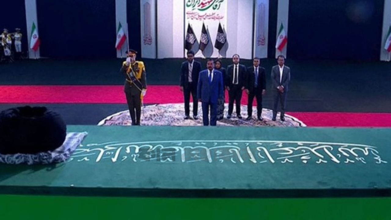 ইরানের প্রয়াত নেতার প্রতি শেষ শ্রদ্ধা জানালেন স্পিকার হাফিজ উদ্দিন আহমদ