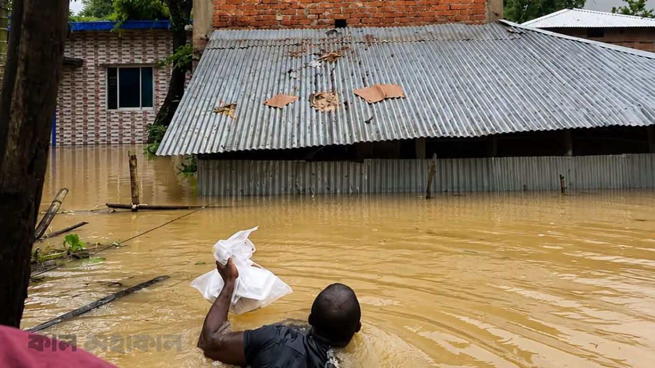 বন্যা পরিস্থিতির অবনতি: মৃতের সংখ্যা বেড়ে ৫১, পানিবন্দী ১০ লাখের বেশি মানুষ