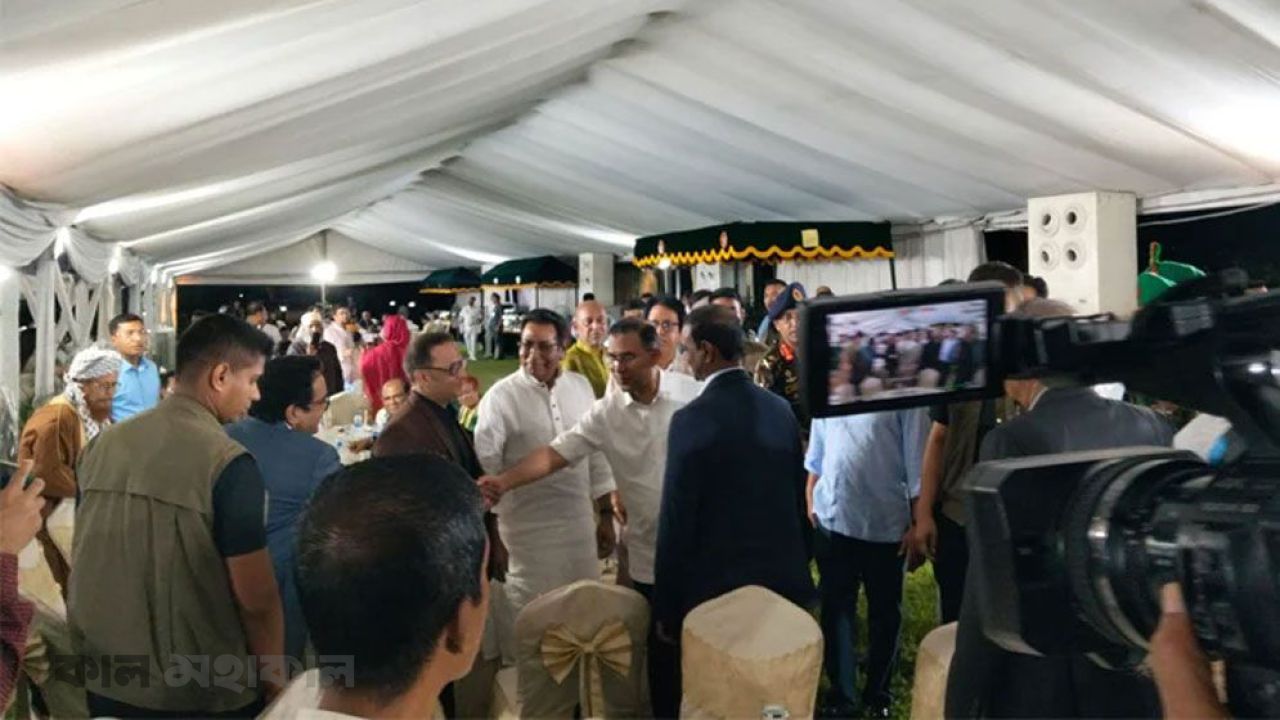 রাষ্ট্রীয় অতিথি ভবনে শরিক দলগুলোর নেতাদের সাথে প্রধানমন্ত্রীর শুভেচ্ছা 