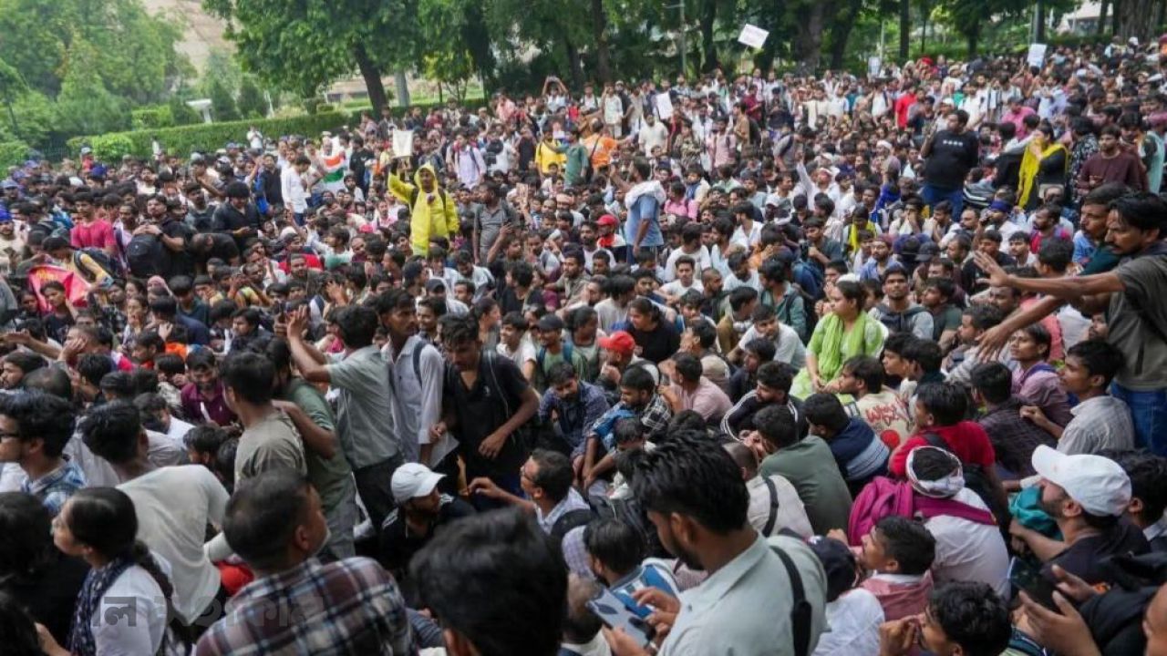 দিল্লির শিক্ষা আন্দোলনের ঢেউ পৌঁছাল কলকাতায়