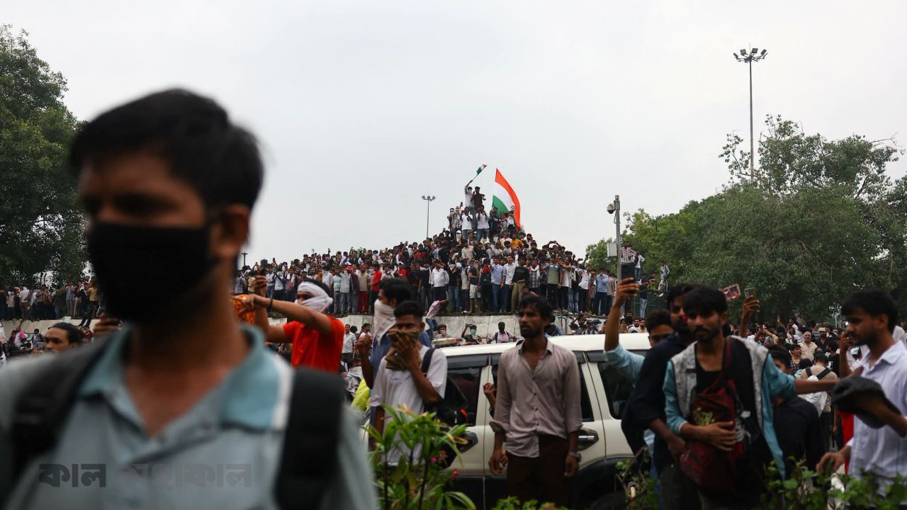 নিট ইস্যুর বিক্ষোভে মোদি সরকারের ওপর বাড়ছে চাপ