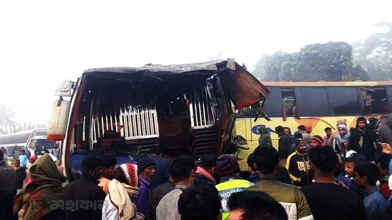 ঢাকা-সিলেট মহাসড়কে বাস দুর্ঘটনায় প্রাণ গেল ৯ জনের